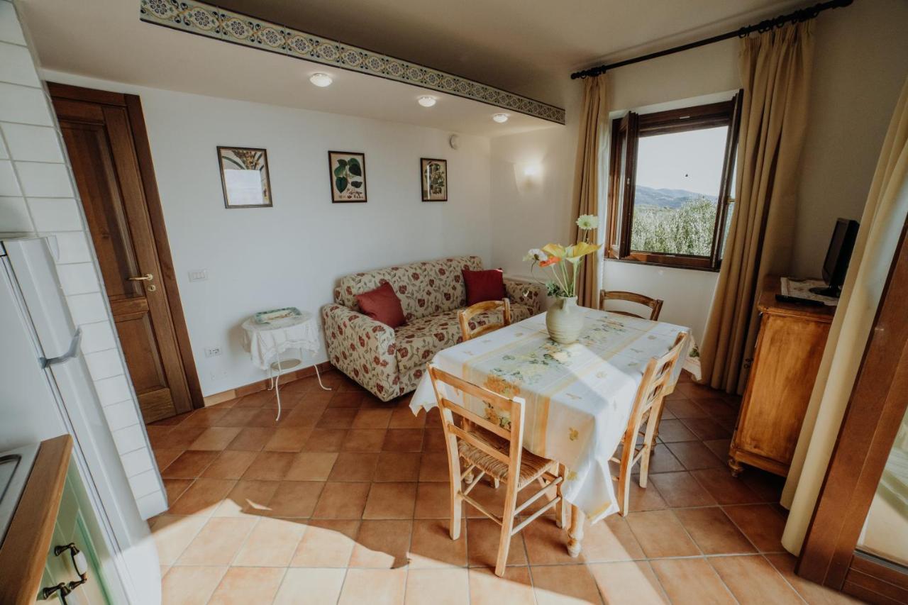 Residenza Golfo Degli Ulivi Aparthotel Caprioli