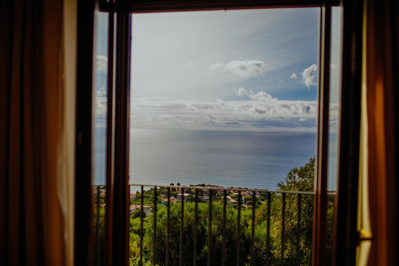 Residenza Golfo Degli Ulivi Caprioli