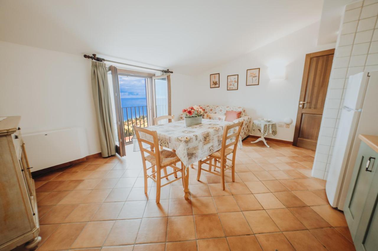 Residenza Golfo Degli Ulivi Aparthotel Caprioli