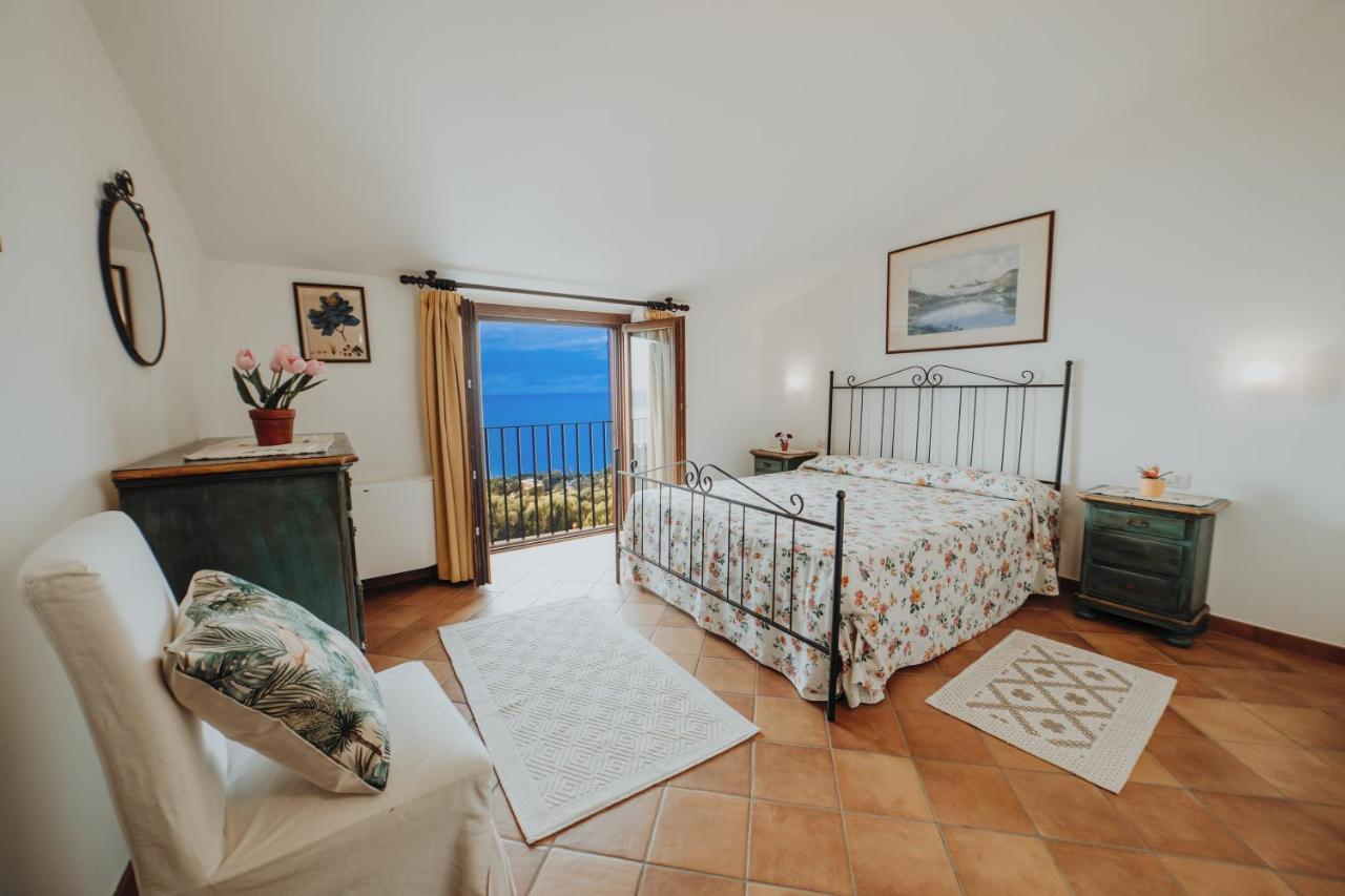 Aparthotel Residenza Golfo Degli Ulivi 3*